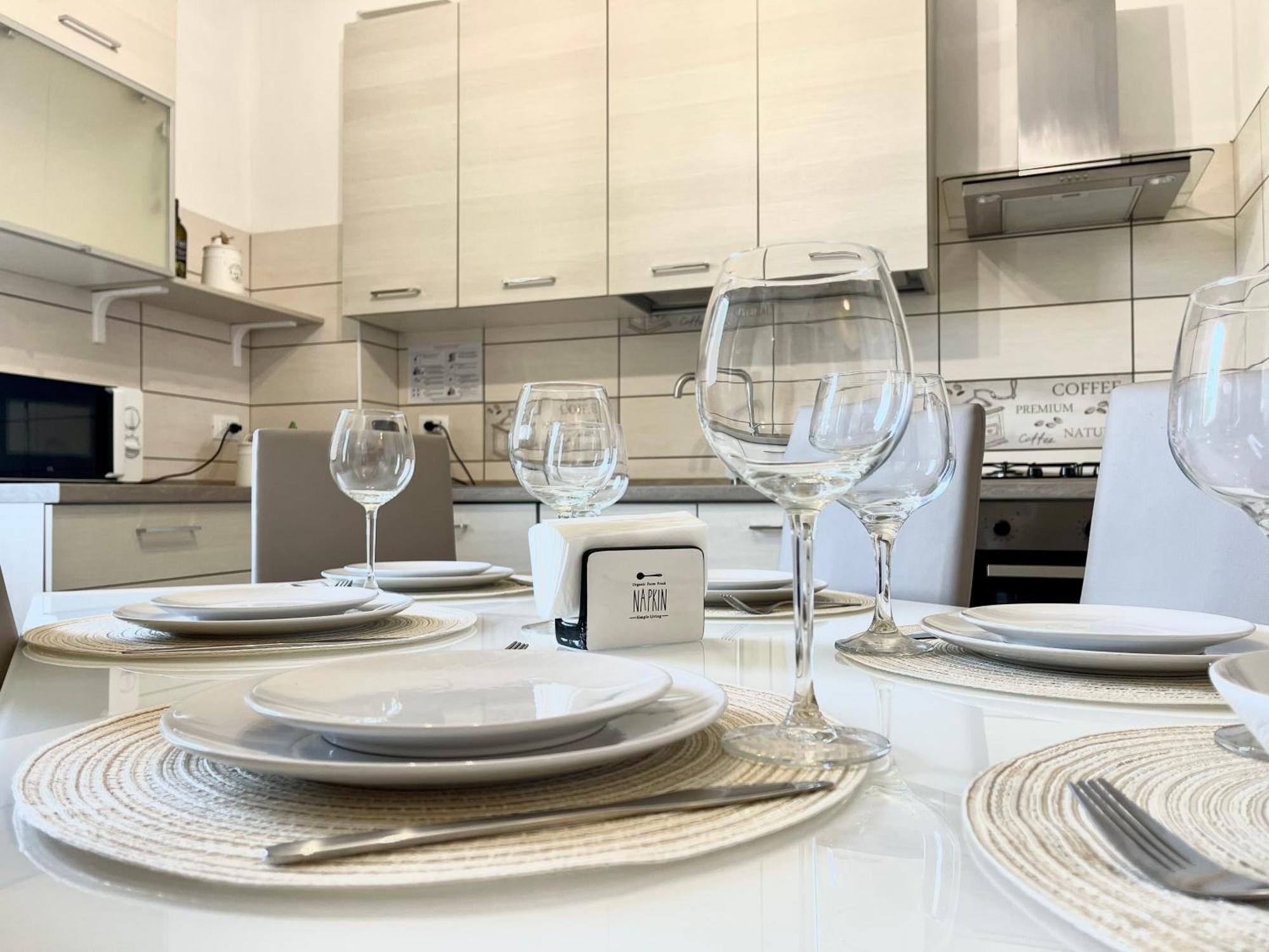 All'Apulia N'23 - Apartment With Parking Lecce Buitenkant foto